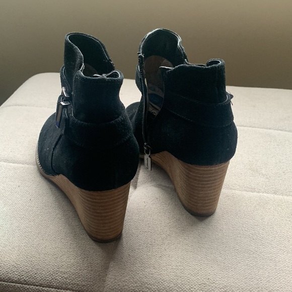 Blondo Natalia Waterproof Black Suede Leather Wedge Booties Ankle Boots Size 7.5 - Picture 16 of 16